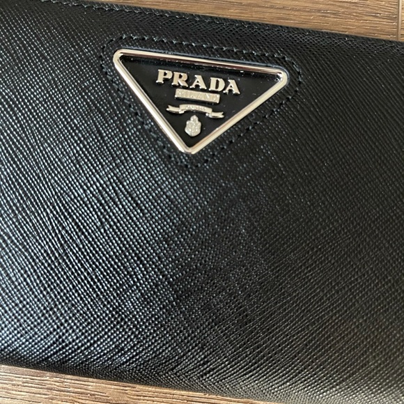 PRADA-AUTHENTIC (NWT) Large Black Saffiano Leather Zip Around Wallet - Picture 5 of 15